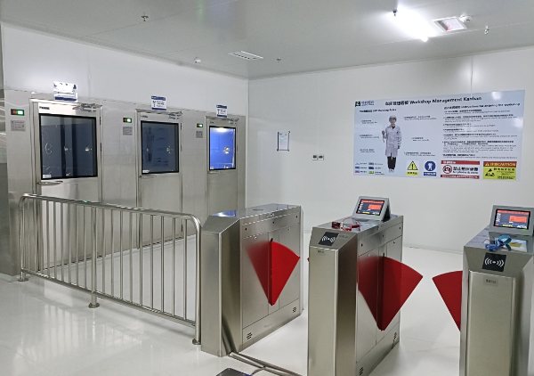 天津經(jīng)緯恒潤科技風(fēng)淋室安裝完畢